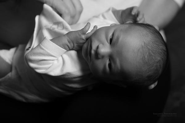PHOTOGRAPHE CHAMBERY VANGARDIS  - photographe chambery bebe naissance grossesse taylor 003